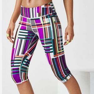 Women's XS Fabletics Mid-Rise Powerhold Crop leggings Pisarro